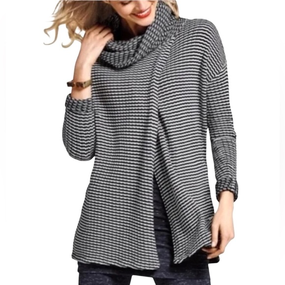 CABI | NWOT FERGIE SPLIT FRONT & BACK COWL NECK COTTON SWEATER BLACK & WHITE SM - Picture 2 of 12